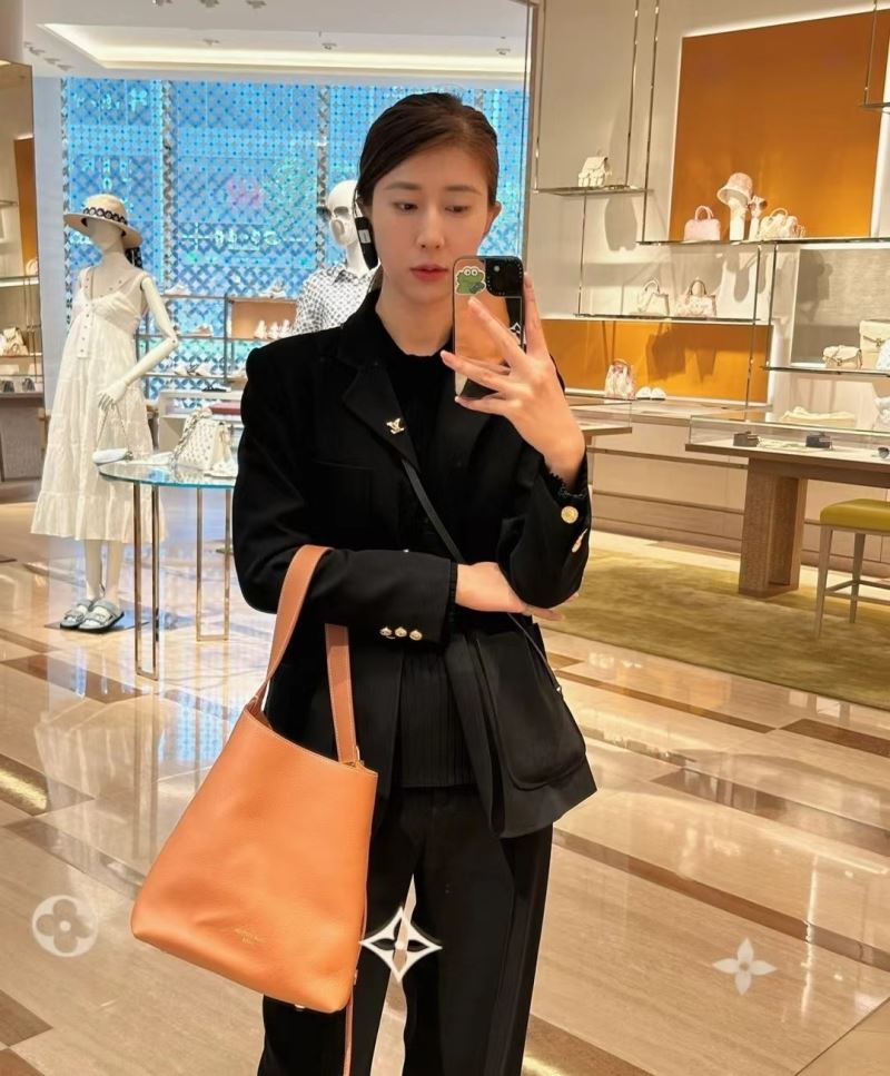 Louis Vuitton Hobo Bags